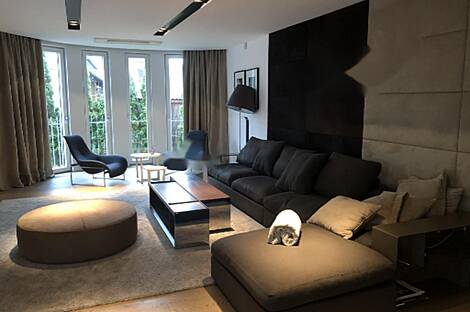 Дом находится в Любляне, район Мосте.: 1