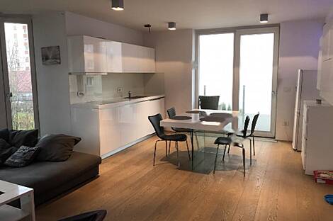 Дом находится в Любляне, район Мосте.: 11