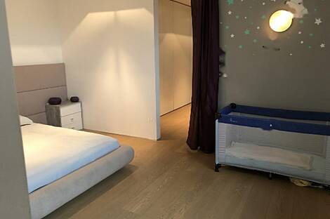 Дом находится в Любляне, район Мосте.: 13