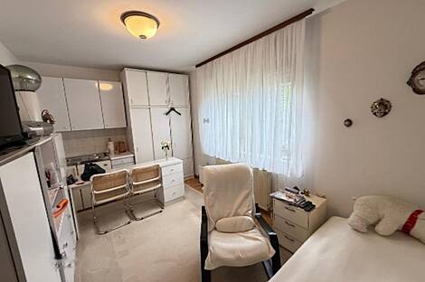 Квартира, Трново: 9