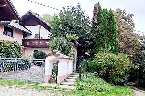 Здание, Явор, Любляна, Добрунье: 1