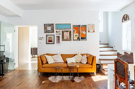 Здание Поле Любляна Кашель: 8