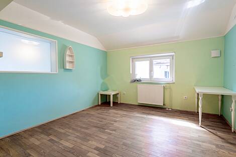 Здание Поле Любляна Кашель: 13