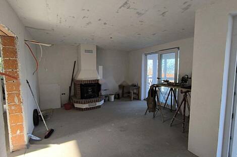 Дом, Хрватины: 4