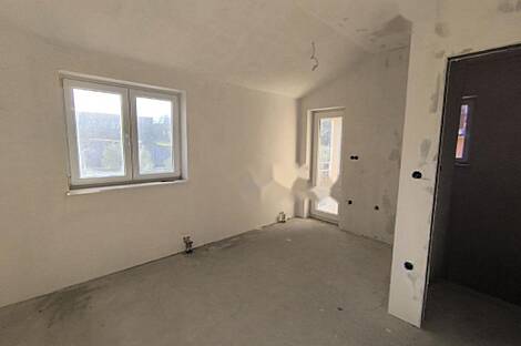 Дом, Хрватины: 10