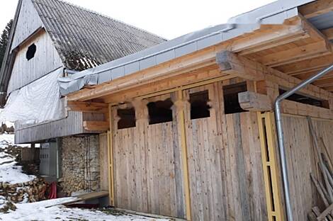 Дом, хозяйство на возвышенности.: 13