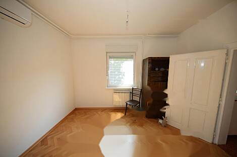 Дом, Раковник: 8