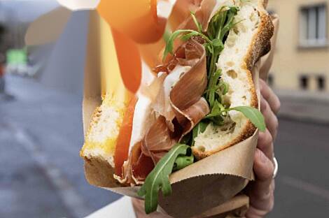 Центральное коммерческое здание: 2