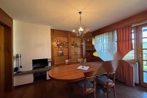 Отель с заведением общественного питания: 11