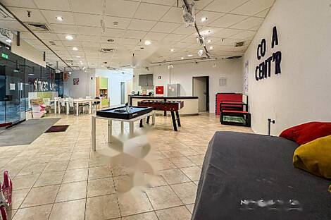 Торговое помещение в центре: 4