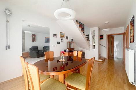 Дом, Чешница, Состро.: 4