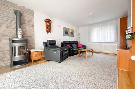 Дом, Чешница, Состро.: 8