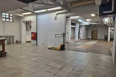 Магазин в центральной части города: 12