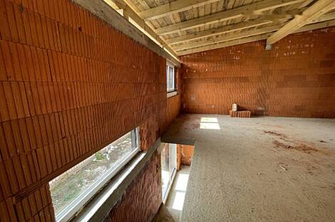 Дом в Залоге с террасой: 2