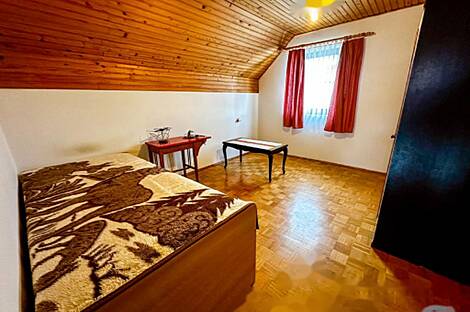 Жилище, Метлика: 12