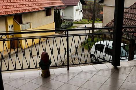 Жилище, Метлика: 16