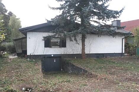 Здание с атриумом Межговци у Песнице: 1