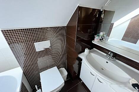 Здание в Храсте об Бистрице: 12