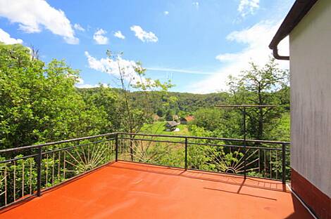 Дом, Копривница, Армия: 18