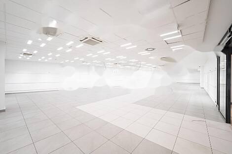 Магазин в центральной части города: 3