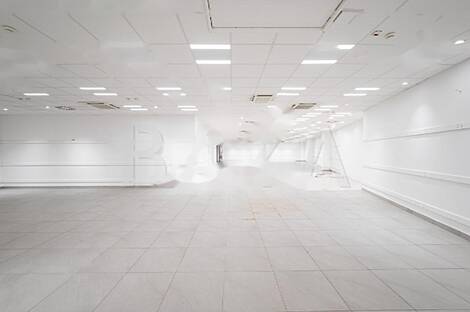 Магазин в центральной части города: 4