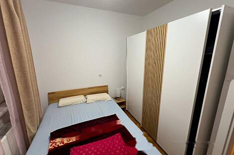 Квартира с четырьмя комнатами в ЛЮБ. МОШТЕ.: 10