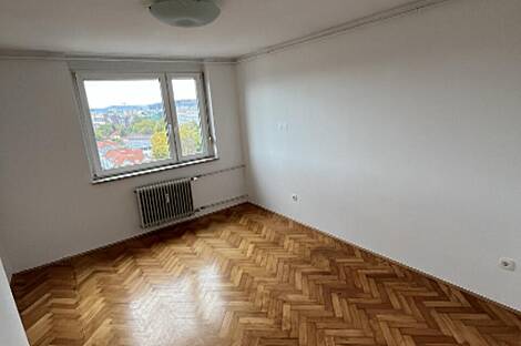 Квартира с тремя комнатами в Мосте: 3