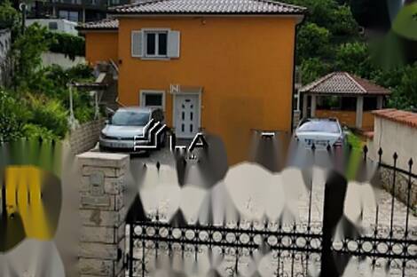 Дом в Копере, недалеко от пляжа.: 1