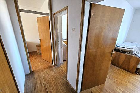 Жилище, Копер, Семедела.: 16