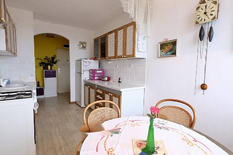 Дом, в котором Ежиц живет в двухкомнатной квартире: 8