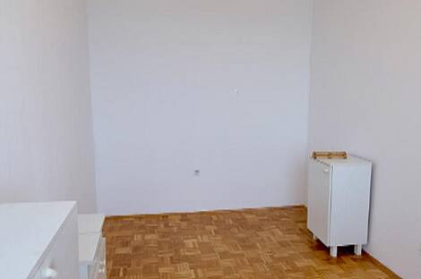 Дом, в котором Ежиц живет в двухкомнатной квартире: 11