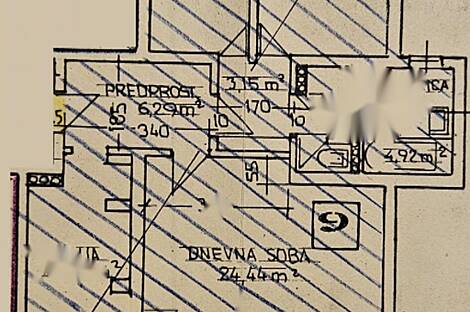 Апартаменты с тремя комнатами в центральной части города: 2