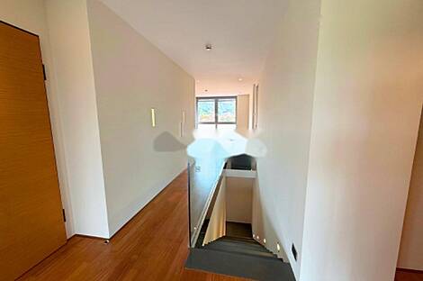 Апартаменты, более 5 комнат, находится в Центральном районе: 15