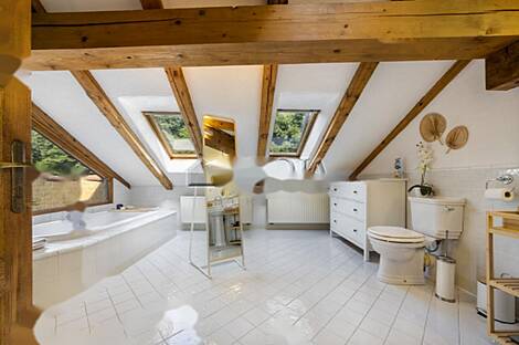 Апартаменты из пяти комнат в центральной части города.: 28