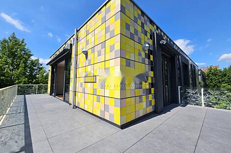 Центр, многокомнатная квартира, более пяти комнат.: 4