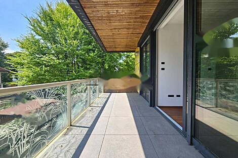 Центр, многокомнатная квартира, более пяти комнат.: 6