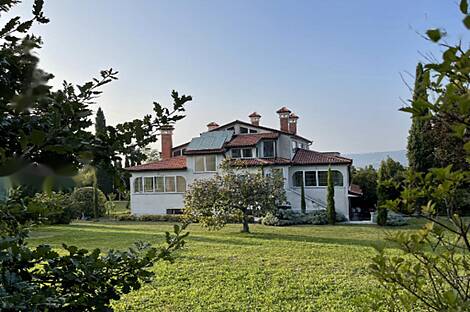 У моря стоит дом Чежарьи: 14