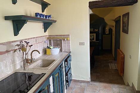 Дом в два этажа, расположенный на улице Гарибальди: 12