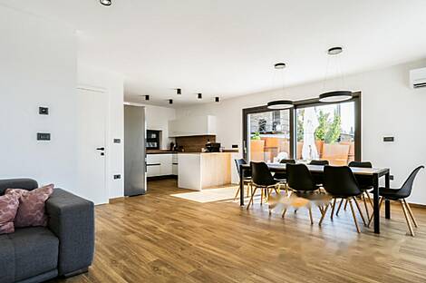 Дом, расположенный в Хрватини: 6