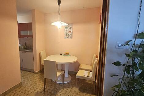 Люция приобрела новое жильё с четырьмя комнатами.: 4