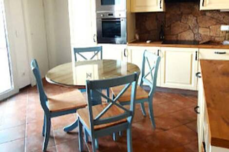 Квартира с четырьмя комнатами в центральной части Любляны.: 4