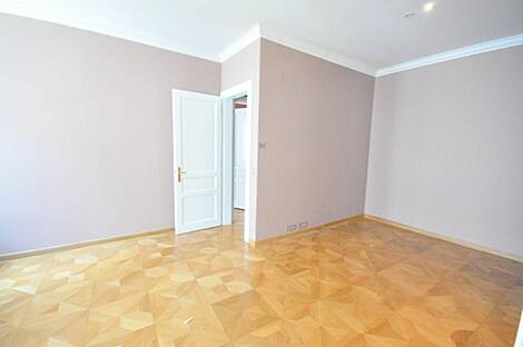 Жилье с четырьмя комнатами в исторической части Любляны: 5