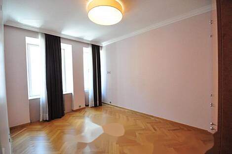 Жилье с четырьмя комнатами в исторической части Любляны: 7