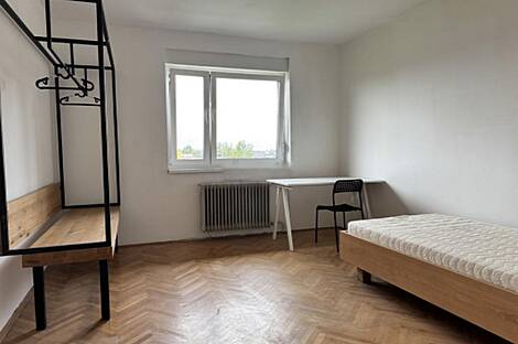 Дом Рудник, состоящий из двух частей.: 8