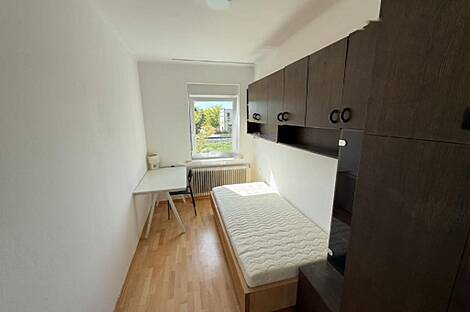 Дом Рудник, состоящий из двух частей.: 15