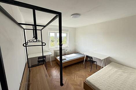 Дом Рудник, состоящий из двух частей.: 20