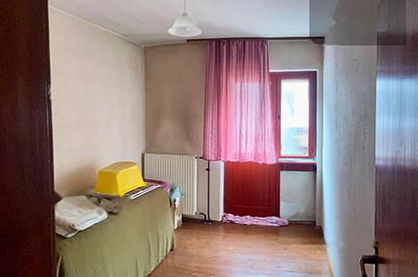 Жилище, Черни Врх: 12