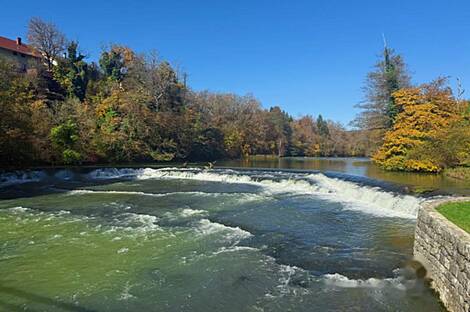 Здание, Яма-при-Дворе: 2