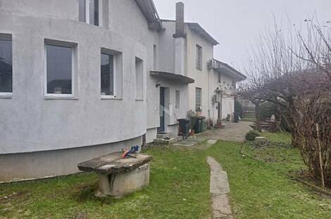 Двухквартирный дом в Чернелаваце: 1