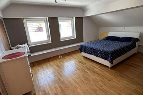 Дом, Вич, Любляна.: 12